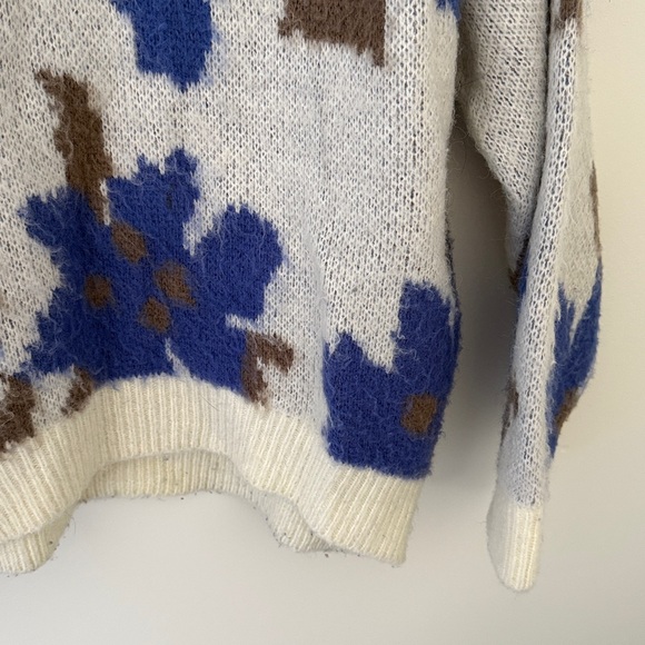 FRNCH Oversized Floral Sweater - Picture 4 of 5